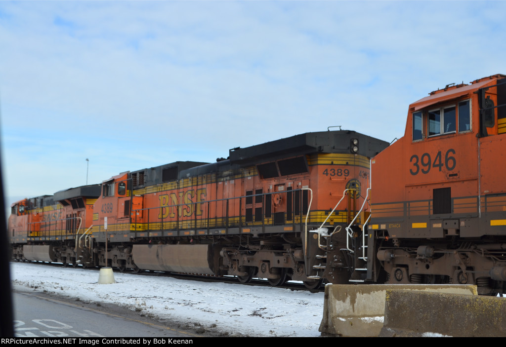 BNSF 4389